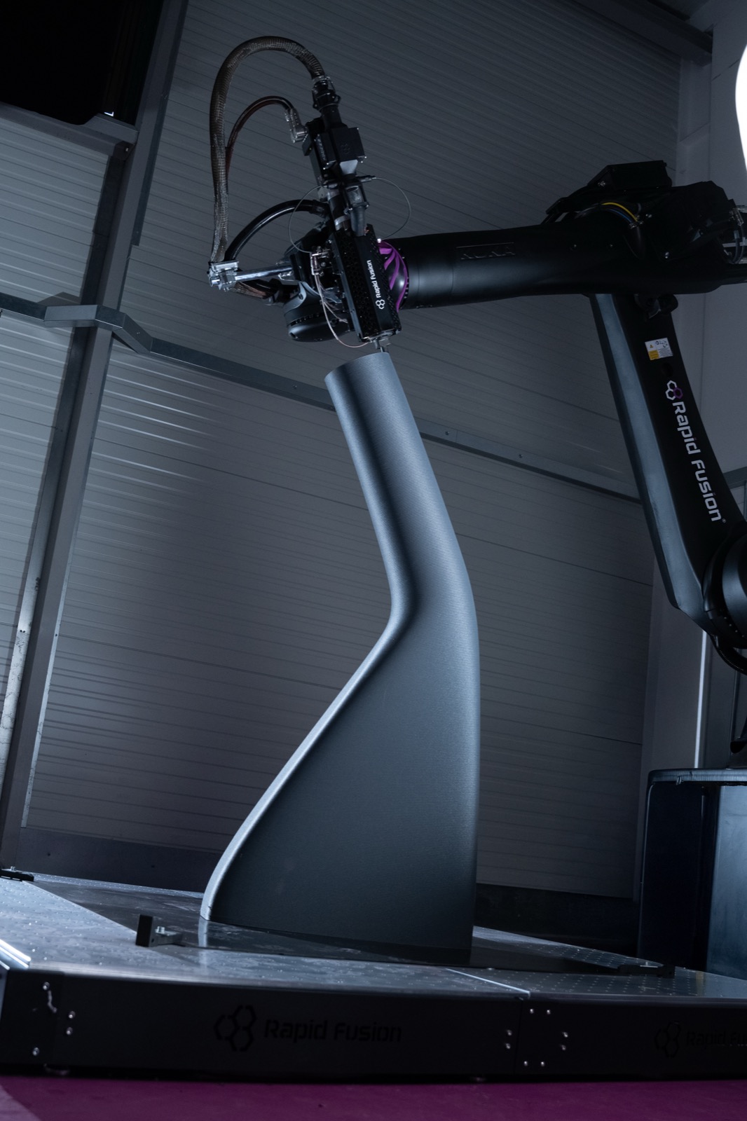 Apollo robotic cell printing a large-format part